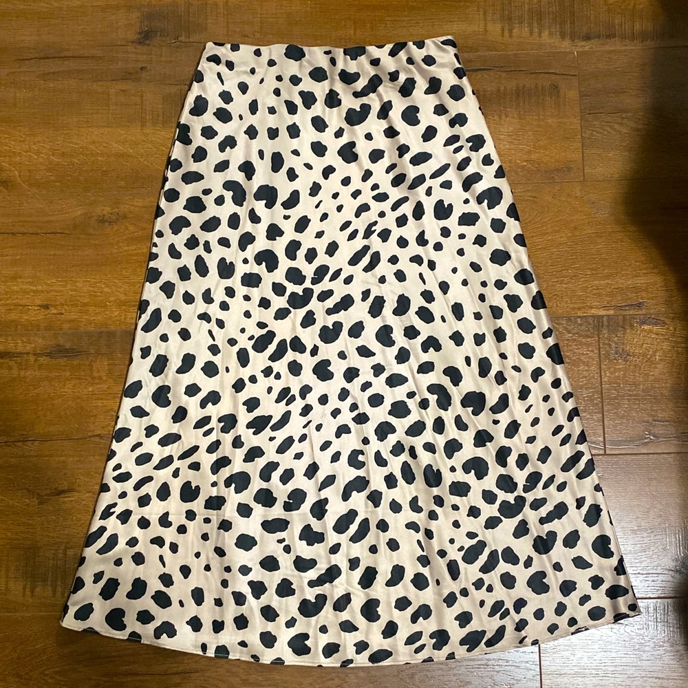 Essue Midi Skirt